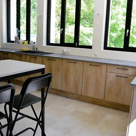 Dom wakacyjny Maison Typique - Tres Grand Jardin - 7km De La