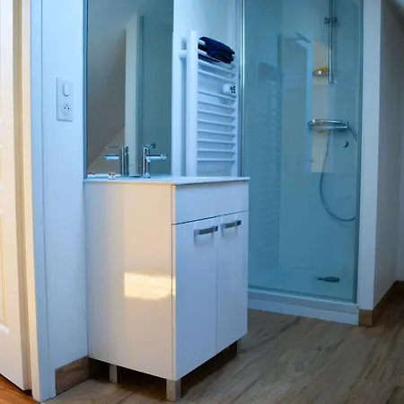 Dom wakacyjny Maison Typique - Tres Grand Jardin - 7km De La *