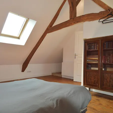 Maison Typique - Tres Grand Jardin - 7km De La Holiday home *