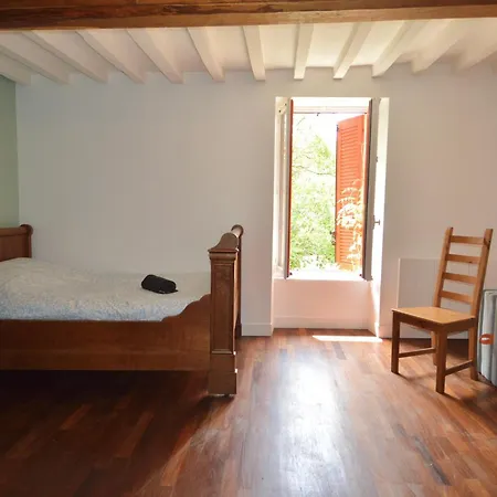 Holiday home Maison Typique - Tres Grand Jardin - 7km De La Fontaine-Henry