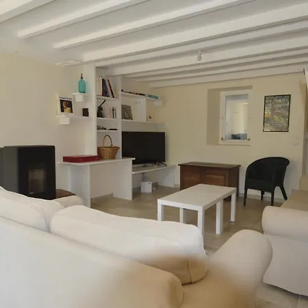 Holiday home Maison Typique - Tres Grand Jardin - 7km De La