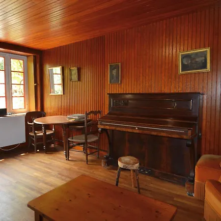 Maison Typique - Tres Grand Jardin - 7km De La Holiday home *