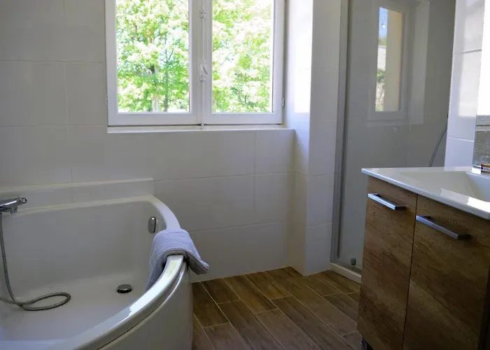 بيت للعطل Maison Typique - Tres Grand Jardin - 7km De La