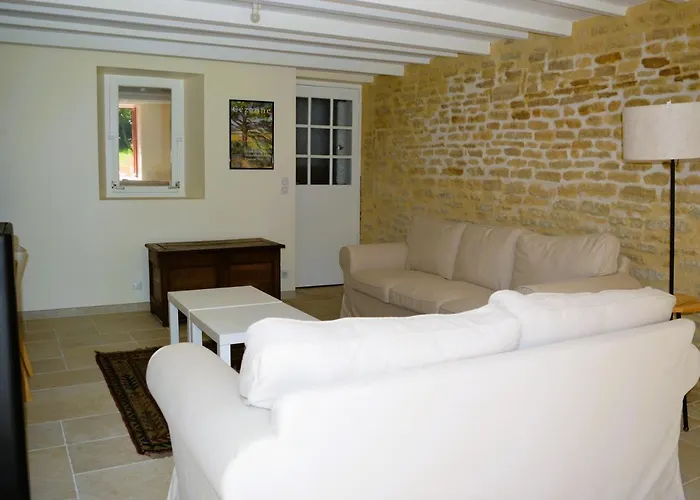 Maison Typique - Tres Grand Jardin - 7km De La بيت للعطل