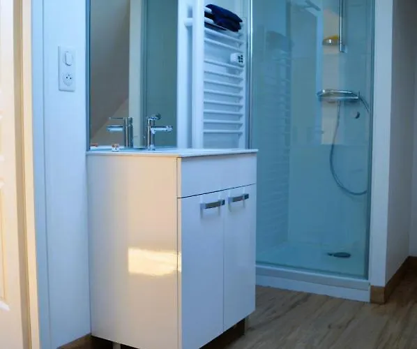 بيت للعطل Maison Typique - Tres Grand Jardin - 7km De La *