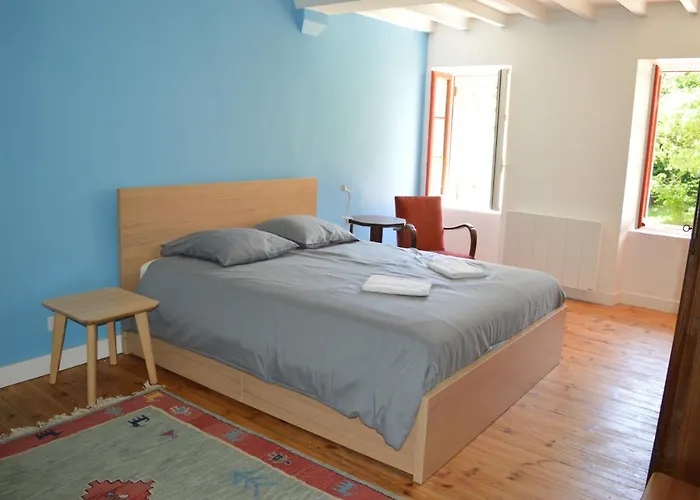 Maison Typique - Tres Grand Jardin - 7km De La