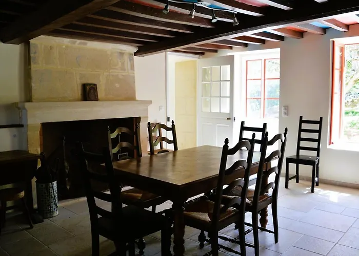 بيت للعطل Maison Typique - Tres Grand Jardin - 7km De La *