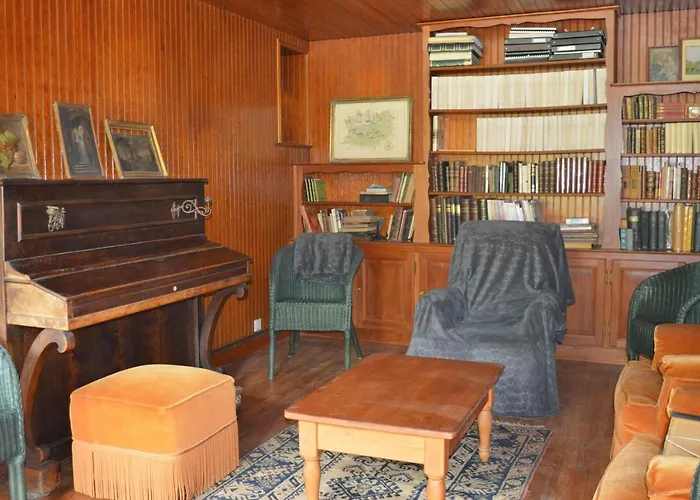 Maison Typique - Tres Grand Jardin - 7km De La بيت للعطل *